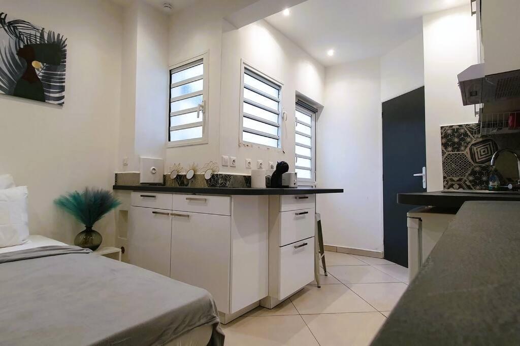 Studio Pour 2 Personnes Proche De L'Hopital Et Du Jardin De L'Etat Saint-Denis Kültér fotó