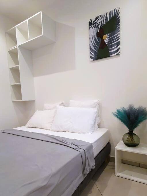 Studio Pour 2 Personnes Proche De L'Hopital Et Du Jardin De L'Etat Saint-Denis Kültér fotó
