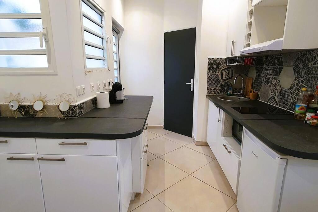 Studio Pour 2 Personnes Proche De L'Hopital Et Du Jardin De L'Etat Saint-Denis Kültér fotó